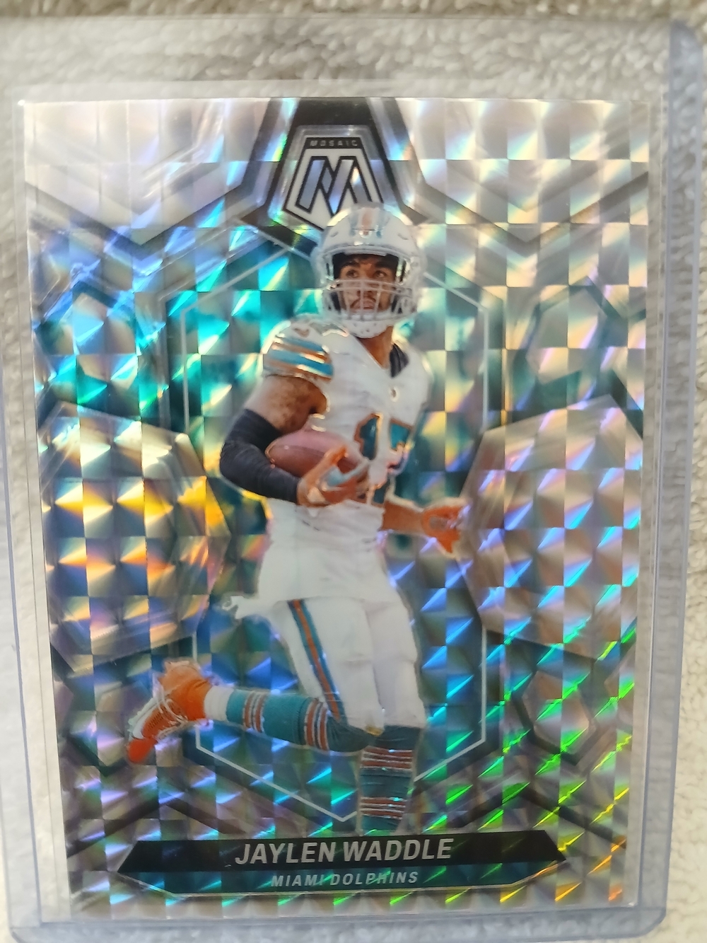 Panini Prizm Mosaic #138 Jaylen Waddle. Reflective Silver Prizm Pattern.